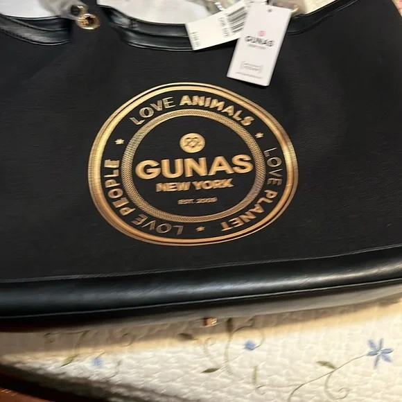 GUNAS Black Leather Tote with Structured design súper chic u will loved ! - Picture 4 of 13